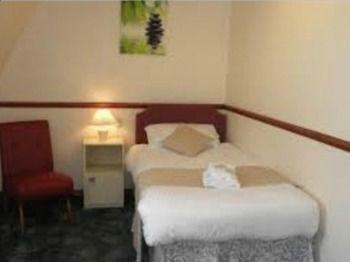 Behria Hotel 2*